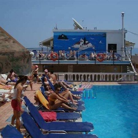 Hotel Miami Sea View Kávos Екстериор снимка